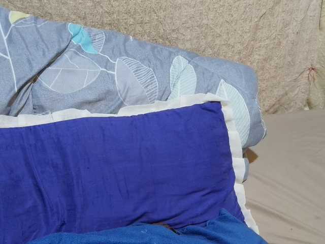pretty-lioness live cam on BongaCams