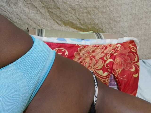 pretty-lioness live webcam show