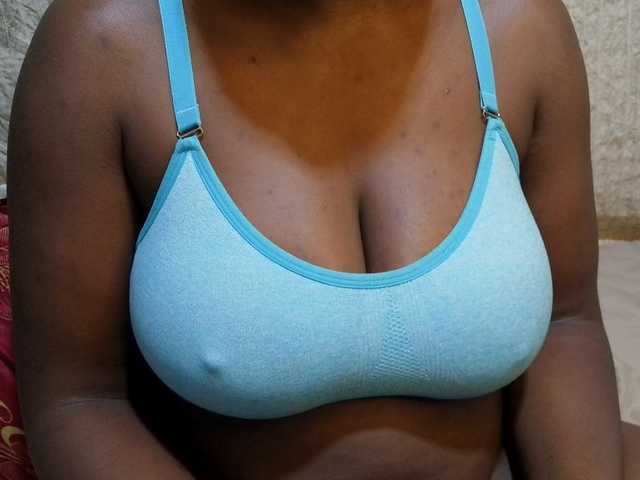 pretty-lioness live webcam show