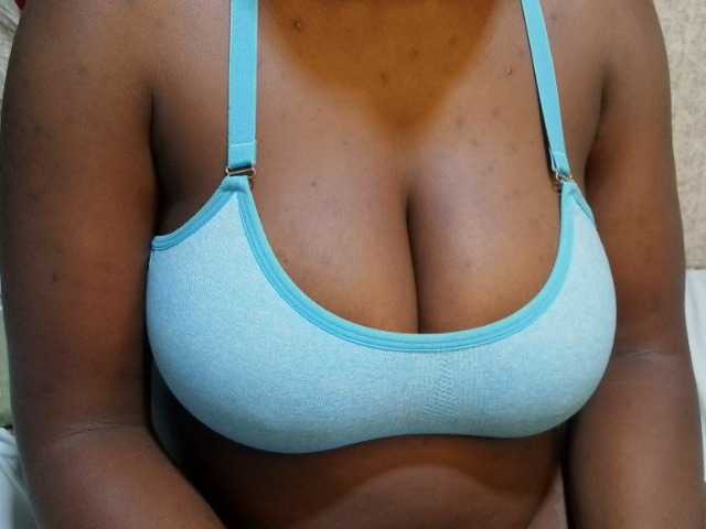 pretty-lioness live webcam show