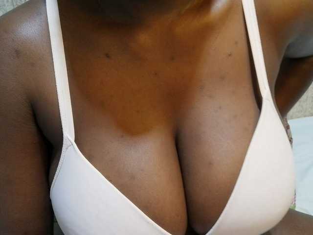 pretty-lioness live webcam show