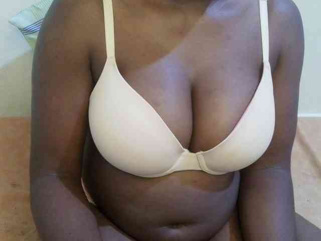 pretty-lioness webcam