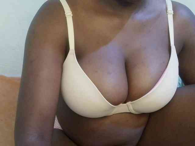 pretty-lioness webcam