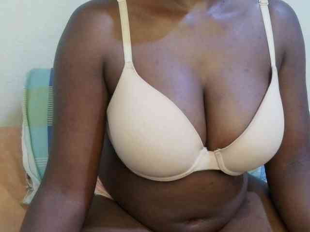 pretty-lioness webcam