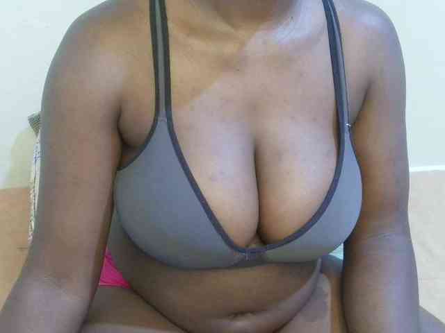 pretty-lioness webcam