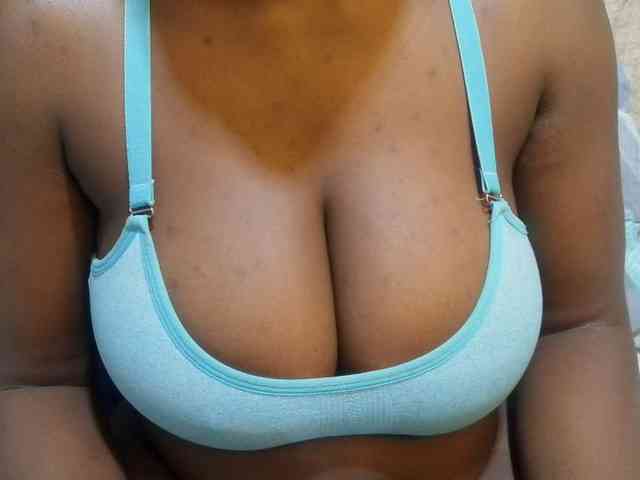 pretty-lioness webcam