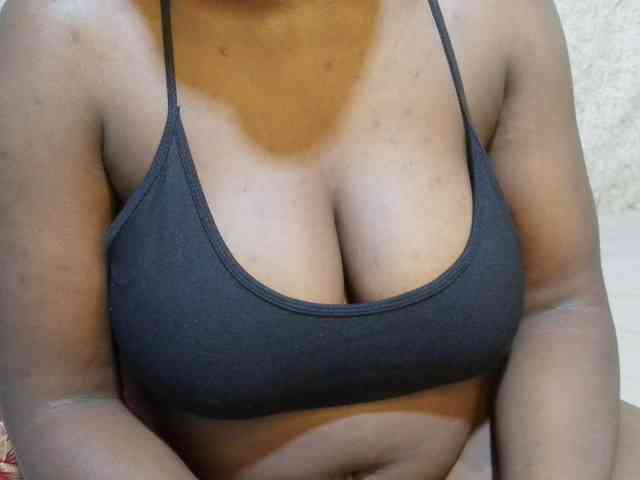 pretty-lioness webcam