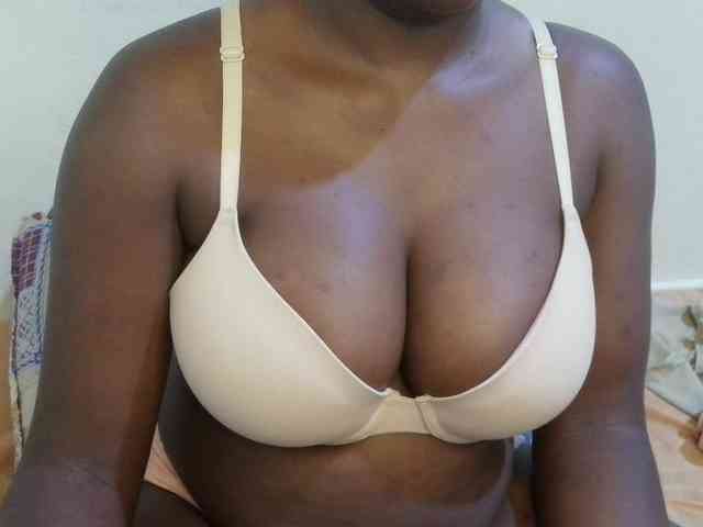 pretty-lioness webcam