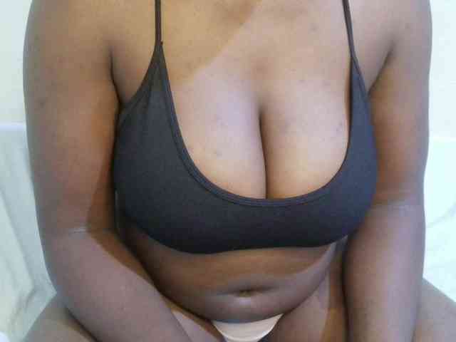 pretty-lioness webcam