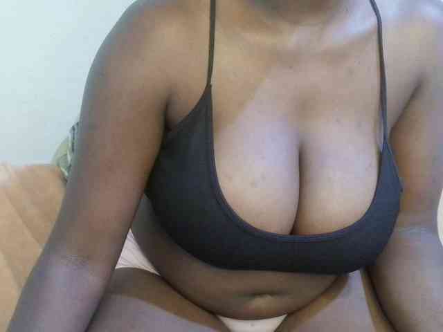 pretty-lioness webcam