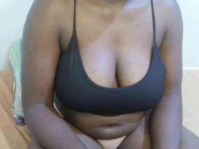 pretty-lioness webcam