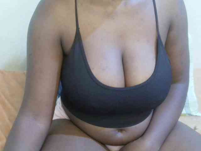 pretty-lioness webcam