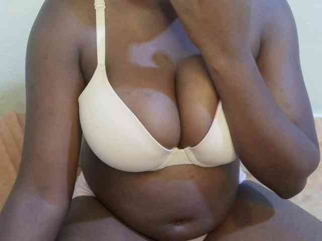 pretty-lioness webcam