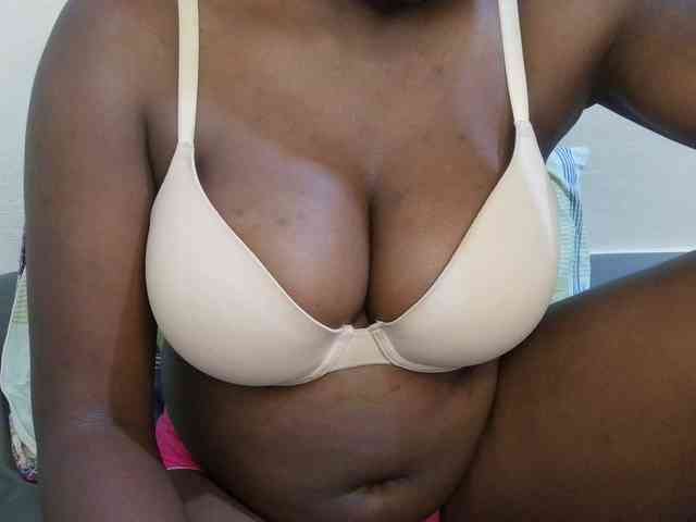 pretty-lioness webcam