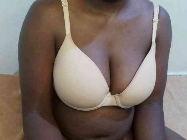 pretty-lioness webcam