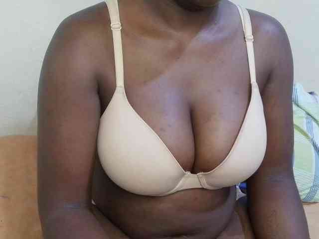 pretty-lioness webcam