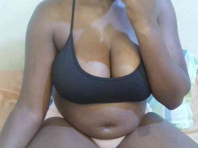 pretty-lioness webcam