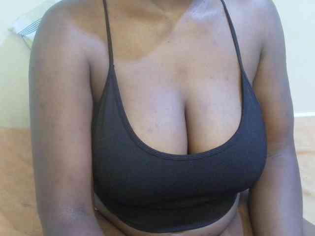 pretty-lioness webcam