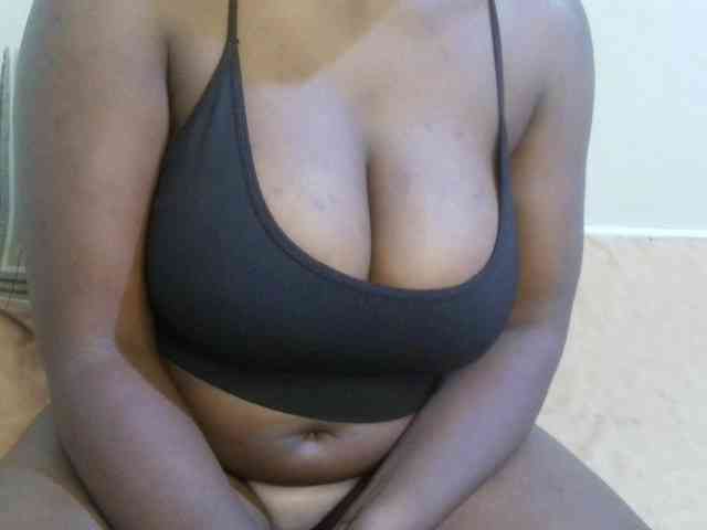 pretty-lioness webcam