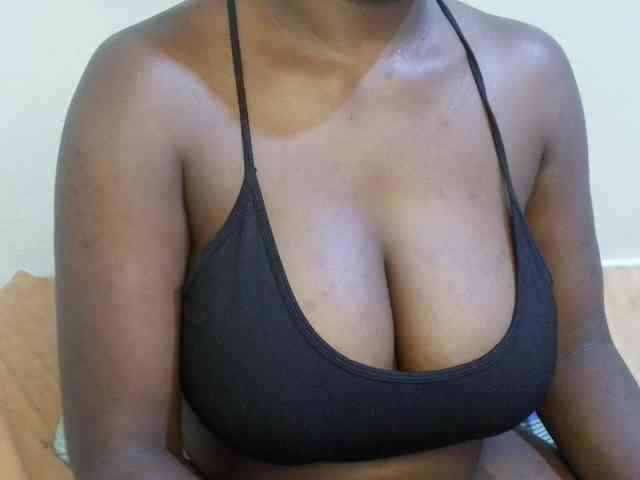 pretty-lioness webcam