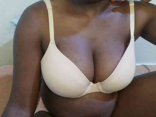 pretty-lioness webcam