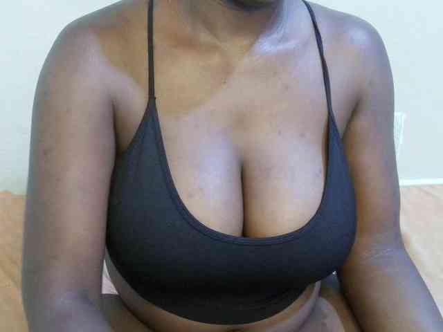 pretty-lioness webcam