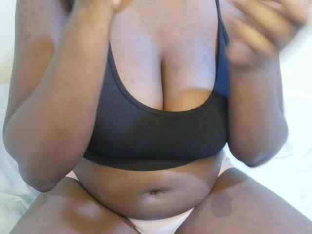 pretty-lioness webcam