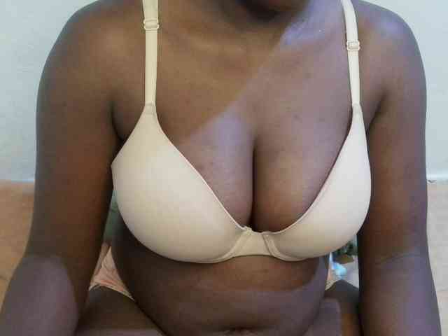 pretty-lioness webcam