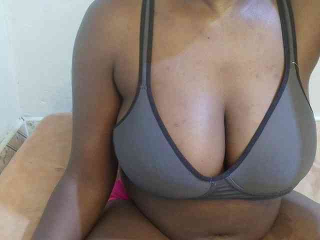 pretty-lioness webcam