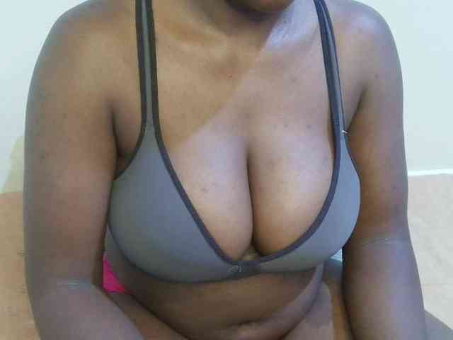 pretty-lioness webcam