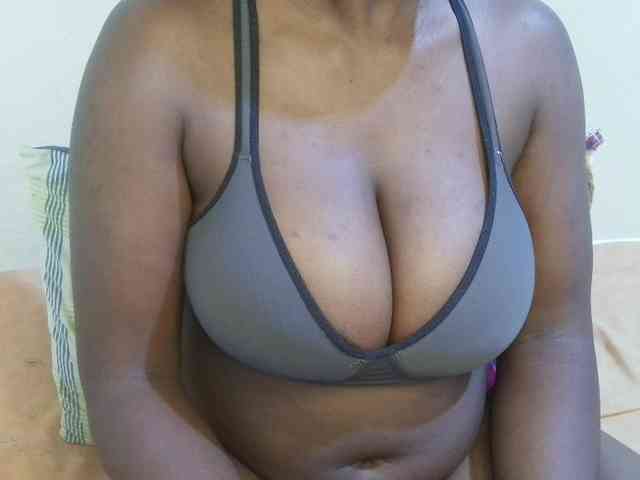 pretty-lioness webcam