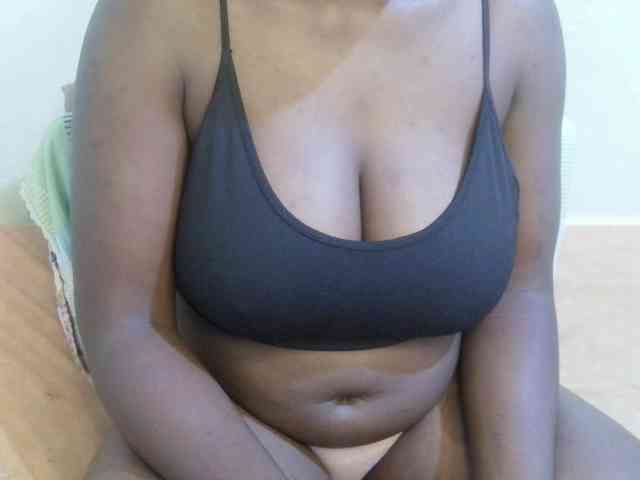 pretty-lioness webcam