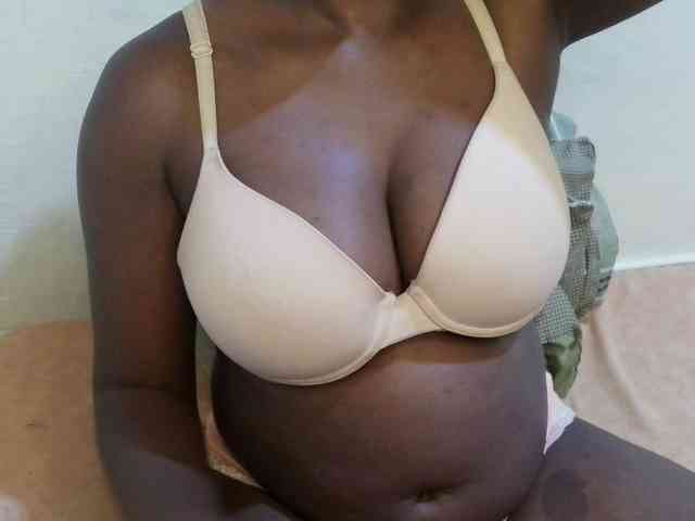 pretty-lioness webcam