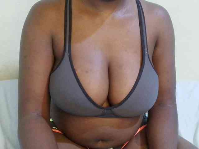 pretty-lioness webcam