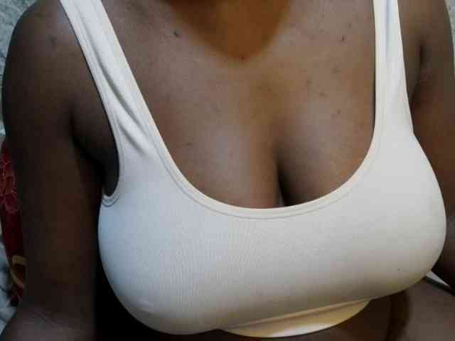pretty-lioness webcam