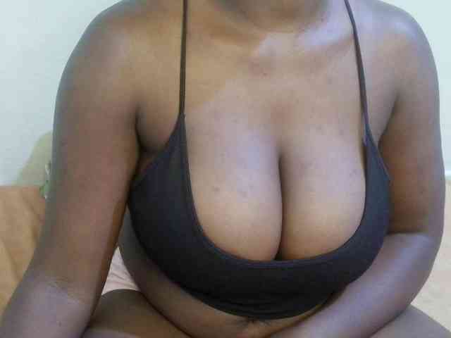 pretty-lioness webcam