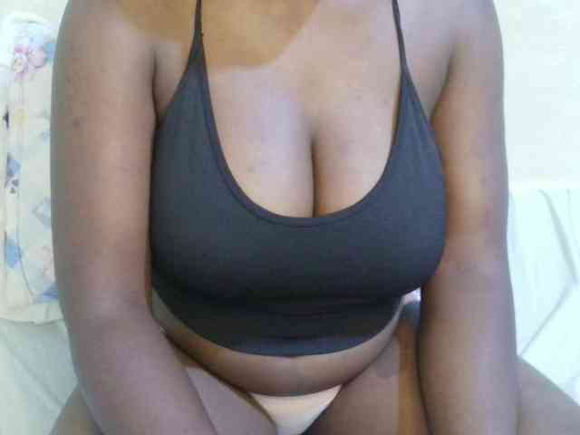 pretty-lioness webcam