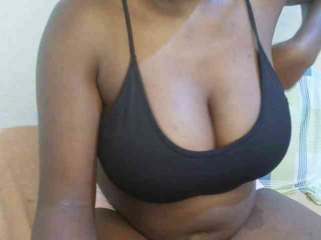 pretty-lioness webcam