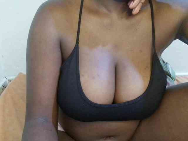 pretty-lioness webcam