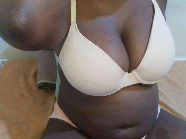 pretty-lioness webcam