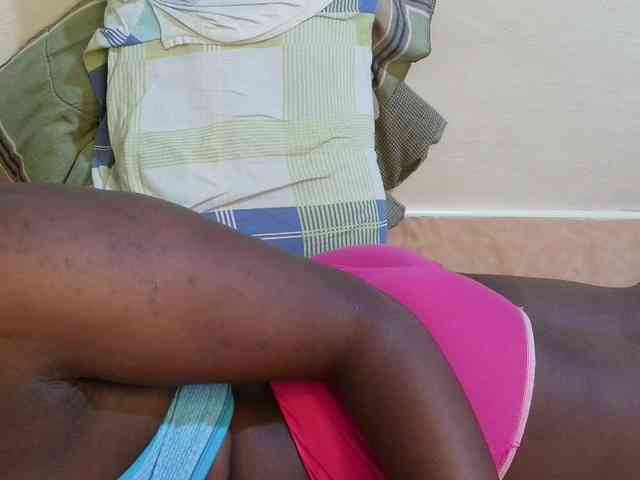 pretty-lioness webcam