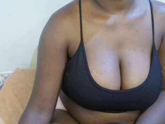 pretty-lioness webcam