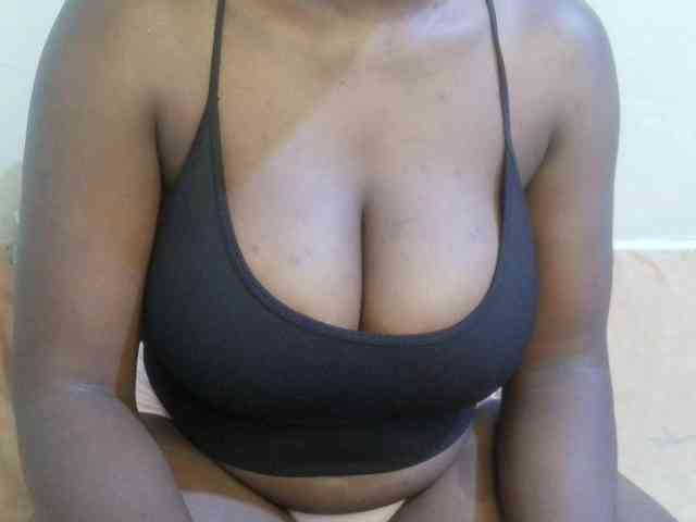 pretty-lioness webcam