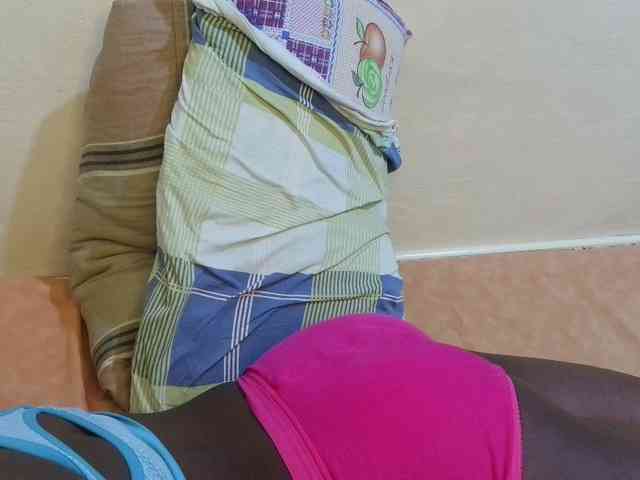 pretty-lioness webcam