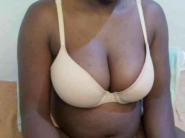 pretty-lioness webcam