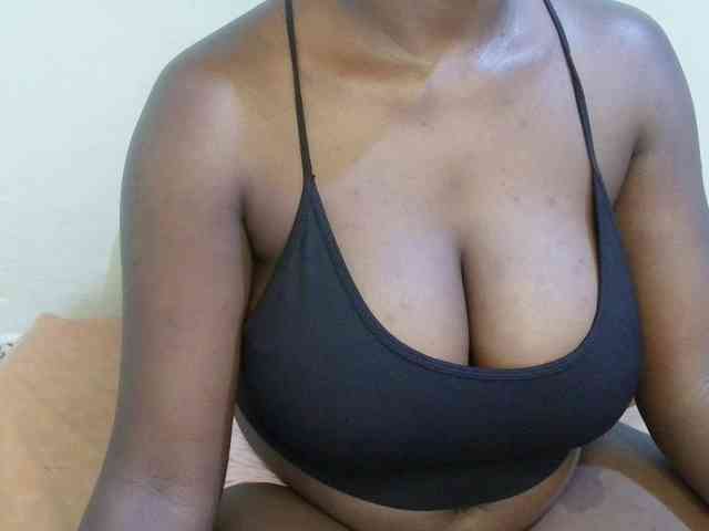 pretty-lioness webcam