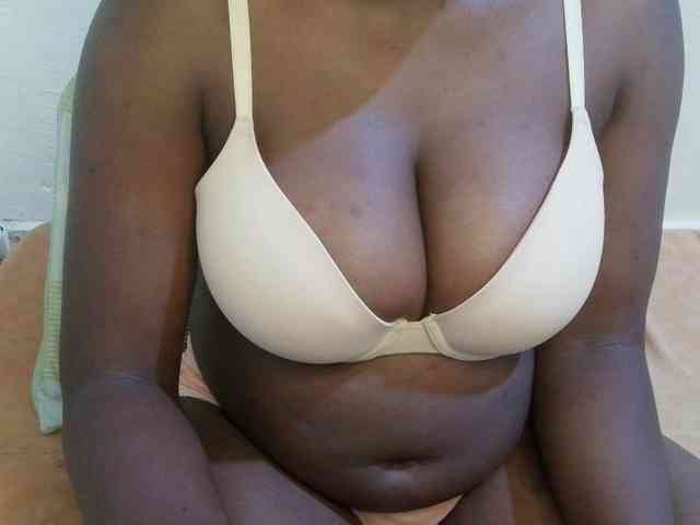 pretty-lioness webcam