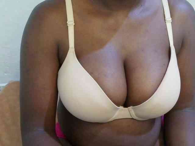 pretty-lioness webcam