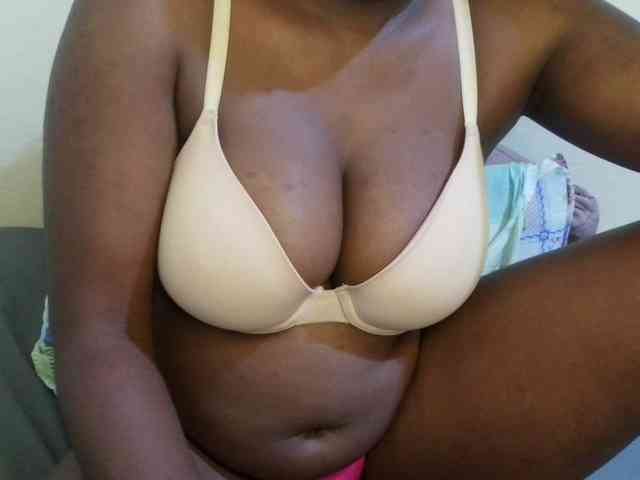 pretty-lioness webcam