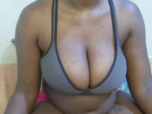 pretty-lioness webcam